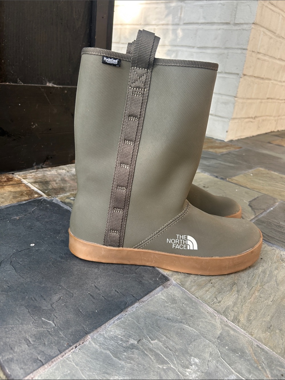 North Face women’s 9 base camp boot